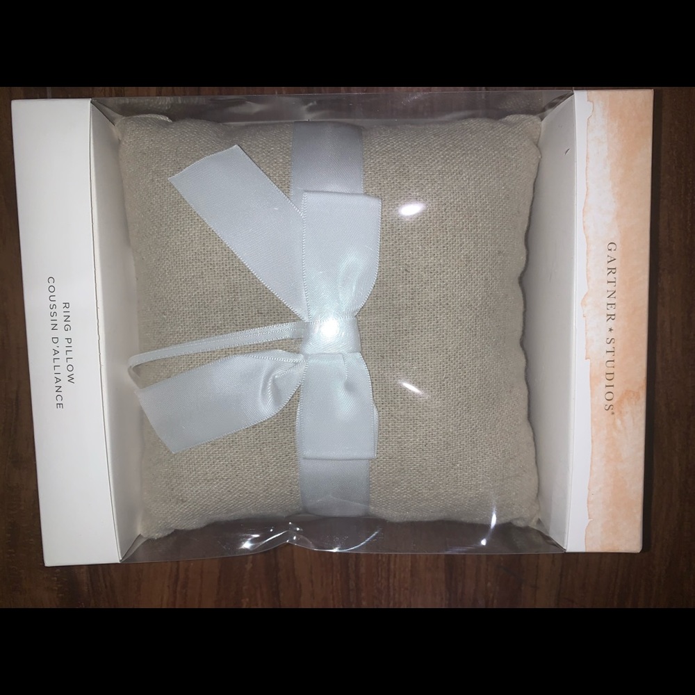 WEDDING RING PILLOW! Adorable with bow! 👰